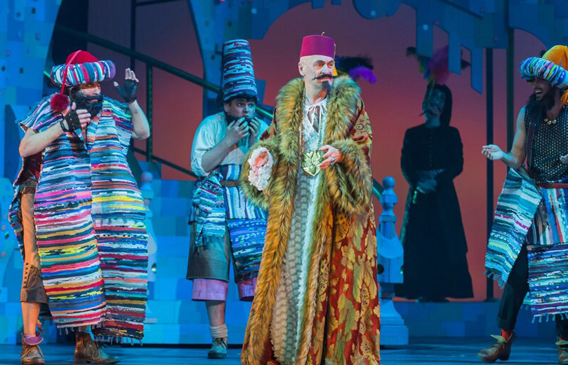 Собака на сене